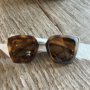 Oakley Women's Side Swept Cat-Eye Sunglasses, Polarized